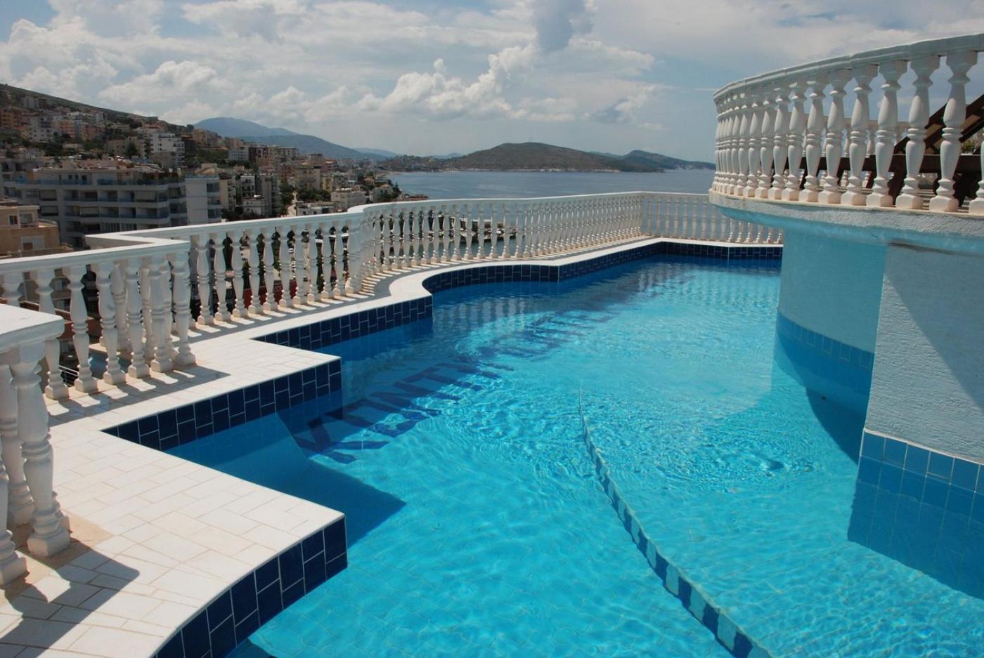 Monte Cristo Hotel With Rooftop Pool Саранда Экстерьер фото