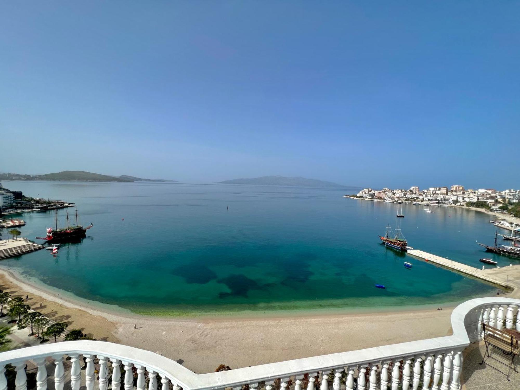 Monte Cristo Hotel With Rooftop Pool Саранда Экстерьер фото